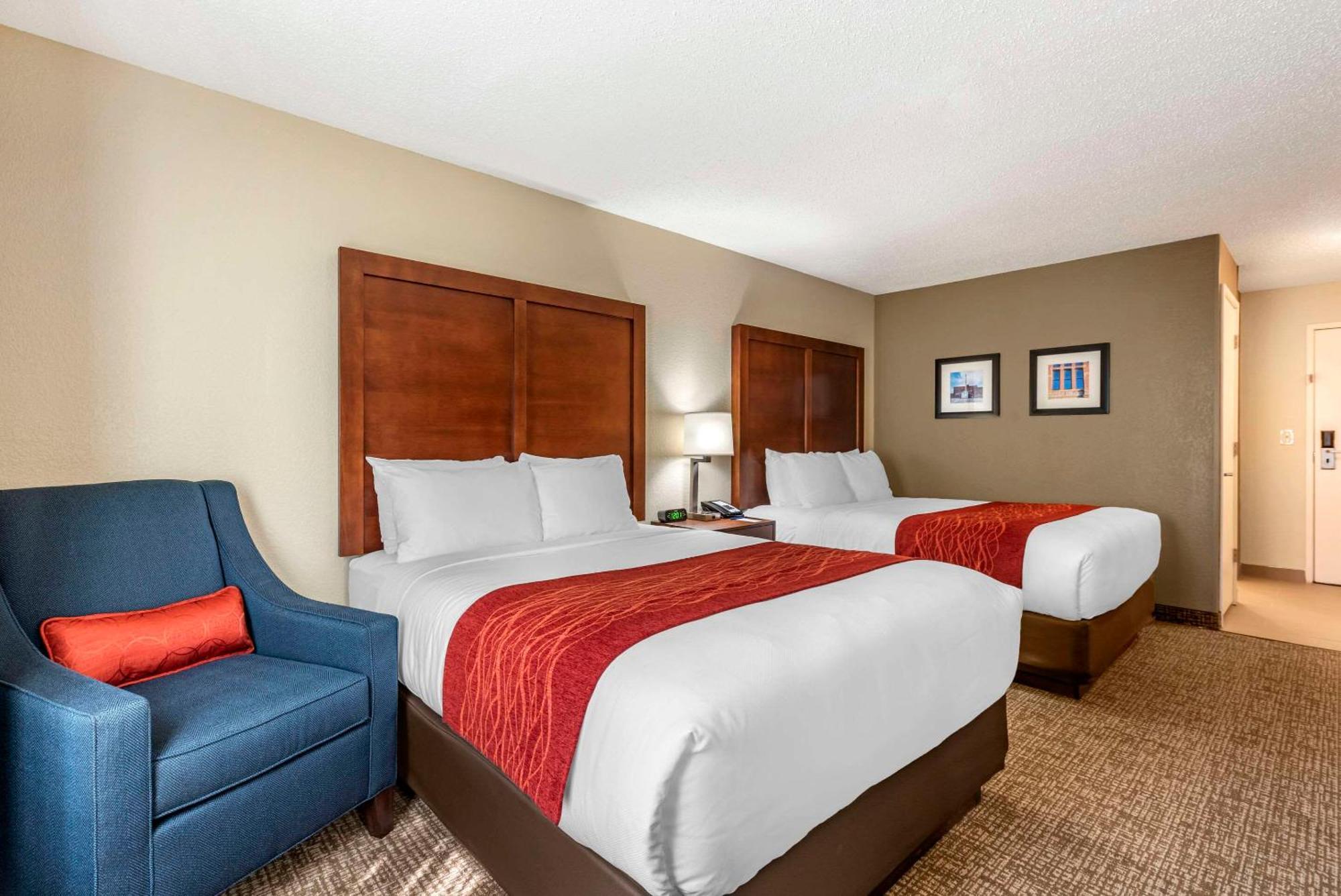 Comfort Inn & Suites Middletown - Franklin Экстерьер фото